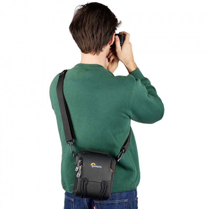 Lowepro Adventura SH 120 III Camera Shoulder Bag , Black